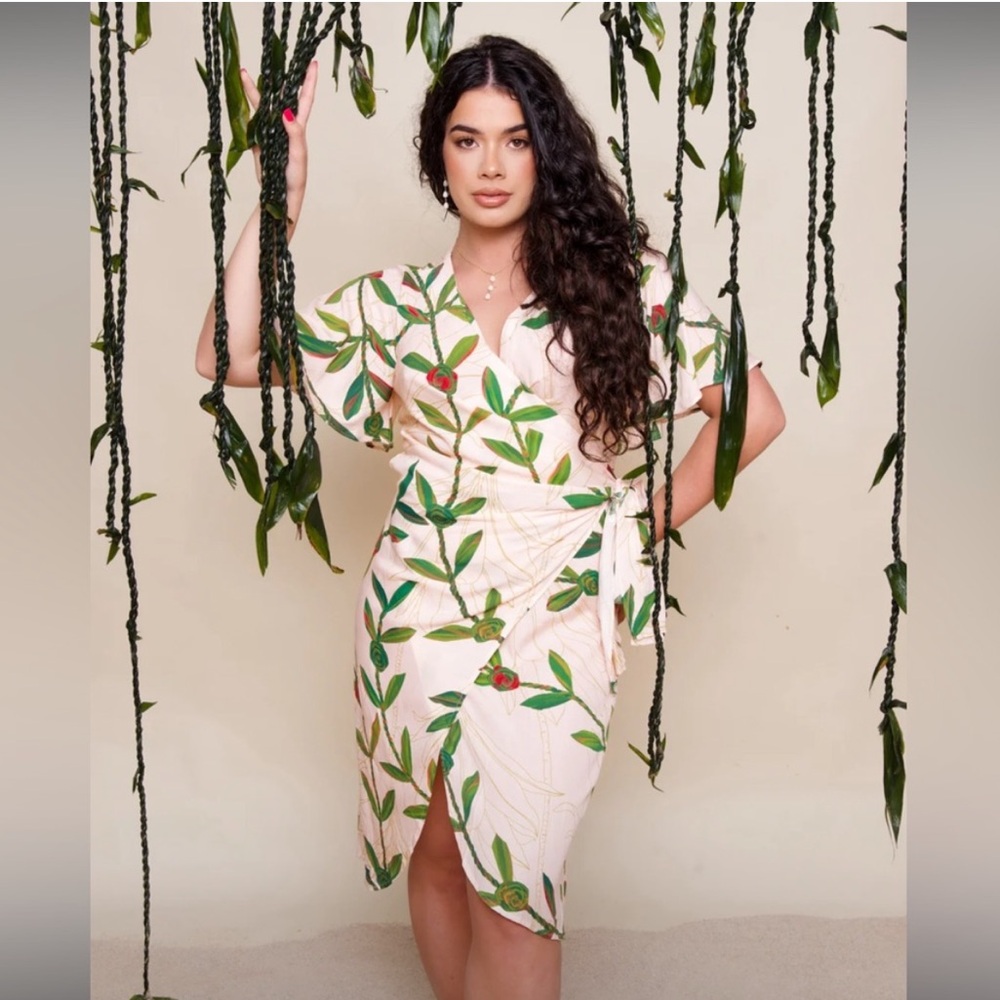 Lexbreezy Hawaii 🌹 Wrap Dress • LARGE • Hilo Ti Leaf • Merrie Monarch